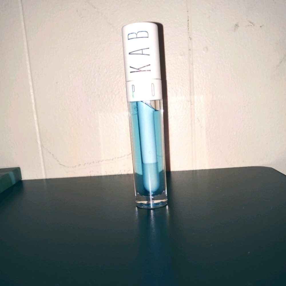 KAB COSMETICS-HYDRATING LIP OIL